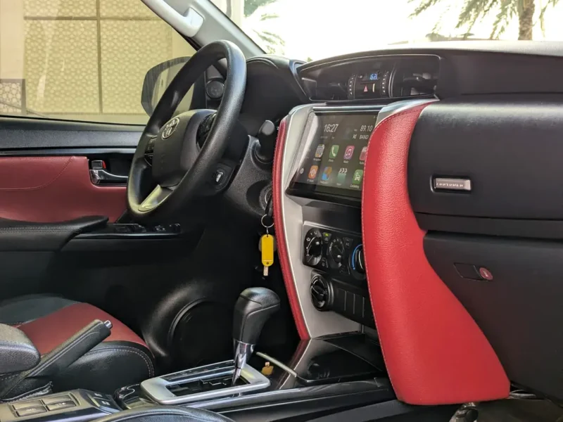 2018 TOYOTA FORTUNER TRD SPORTIVO GCC V4 2.7L White Red SUV