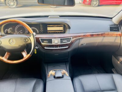 2007 Mercedes-Benz S 350 3.5 liters V6 Engine Petrol White Black Sedan