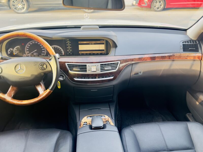 2007 Mercedes-Benz S 350 3.5 liters V6 Engine Petrol White Black Sedan