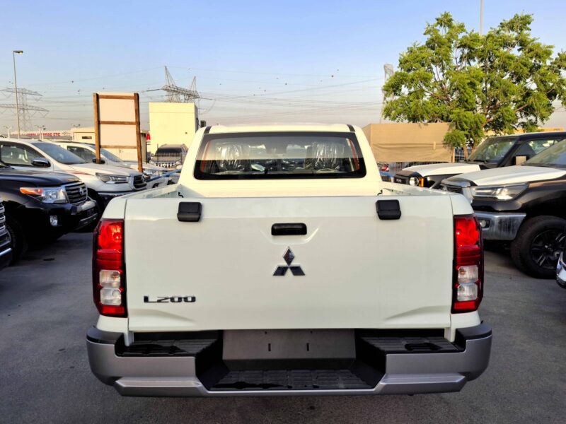 2025 Mitsubishi L200 2.4L 4 Cylinders Engine MT DC White Black Petrol Black Truck