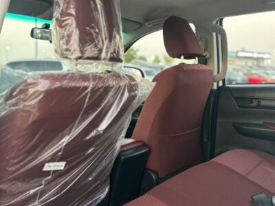 2025 Toyota Hilux DLX BASIC 2.7 4 Cylinder Engine PETROL White Red