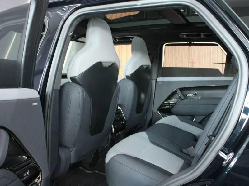 2025 Land Rover Range Rover Sport SV EDITION 4.4L Twin-Turbocharged V8 Black Grey SUV