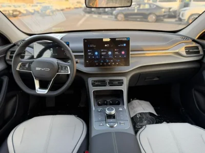 2025 BYD Destroyer 05 BYD Destroyer 05 1.5 Plug-In Hybrid Black Beige Sedan