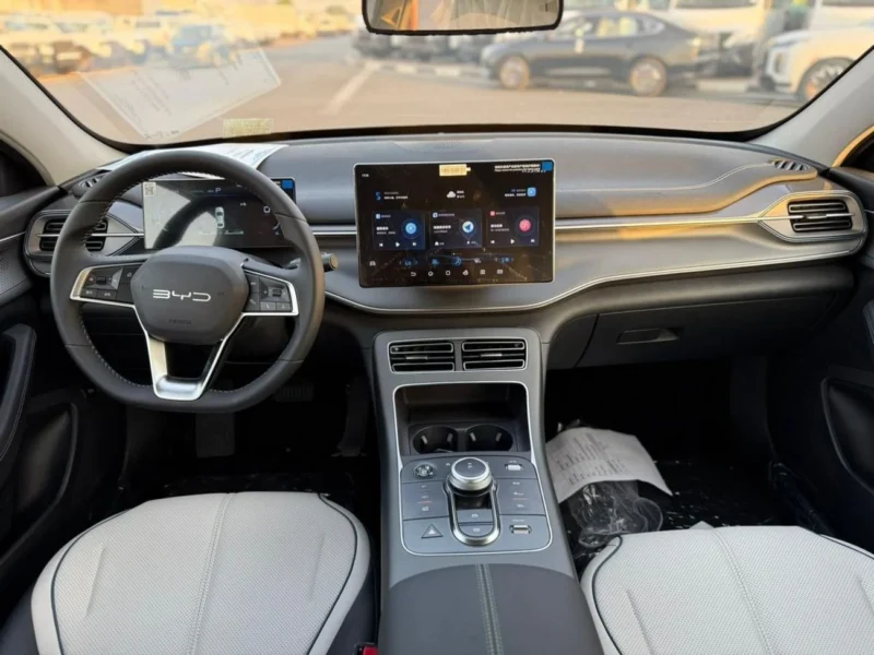 2025 BYD Destroyer 05 BYD Destroyer 05 1.5 Plug-In Hybrid Black Beige Sedan