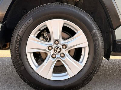 2021 TOYOTA RAV 4 XLE 2.5 L V4 Engine Green Black SUV Full Option