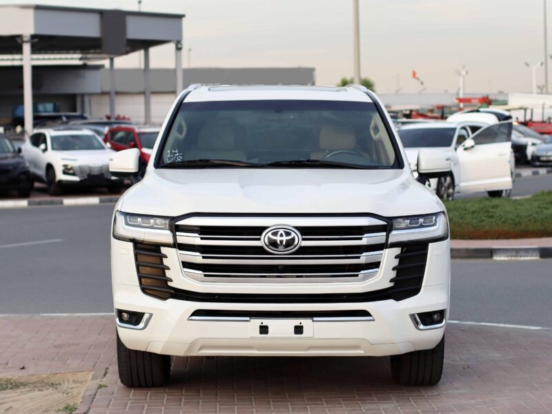 2014 Toyota Land Cruiser GXR 4.6L V8 White Beige SUV Petrol GCC Specs