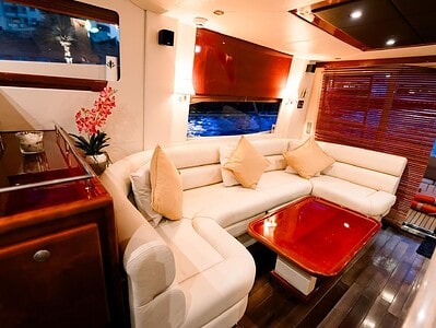 Rental Yacht Charters Dubai UAE