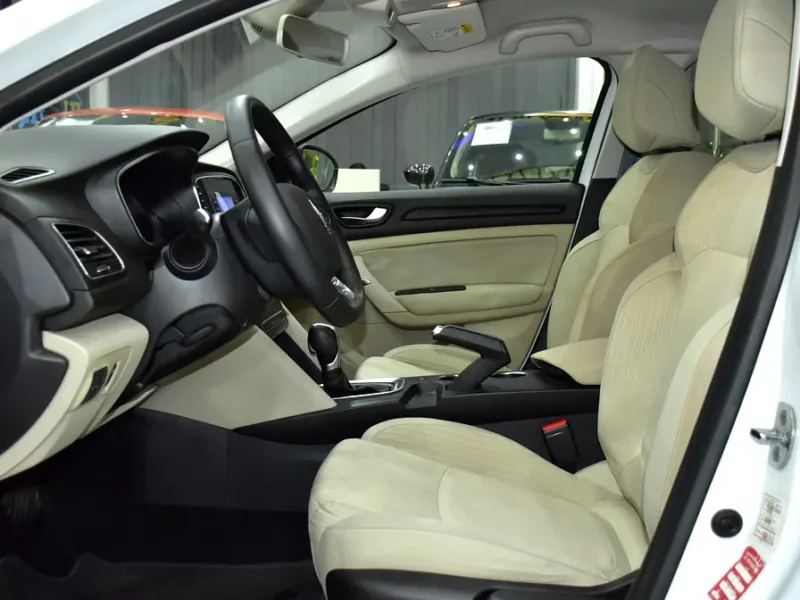 2019 Renault Megane LE 4 Cylinder Petrol Engine White Beige Sedan GCC Specs