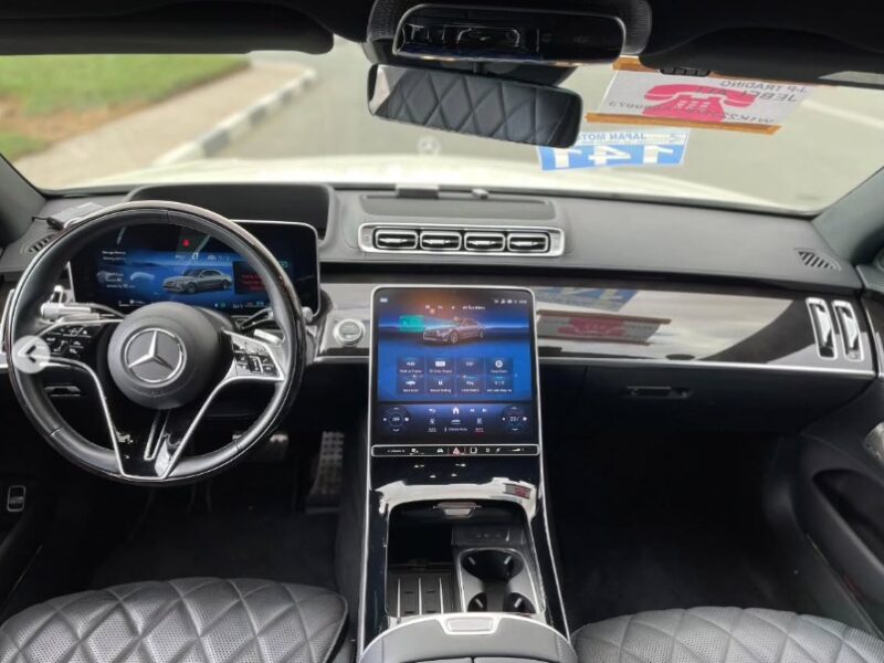 2022 Mercedes-Benz S580L 4.0 Liters V8 Petrol Engine White Black Sedan AWD