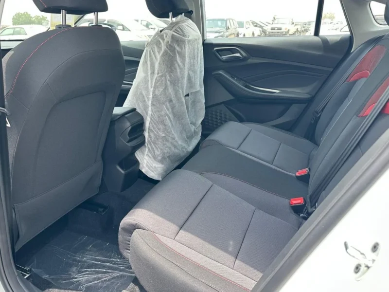 2025 MG MG 5 1.5 L 4 Cylinders Engine White Black Sedan FWD