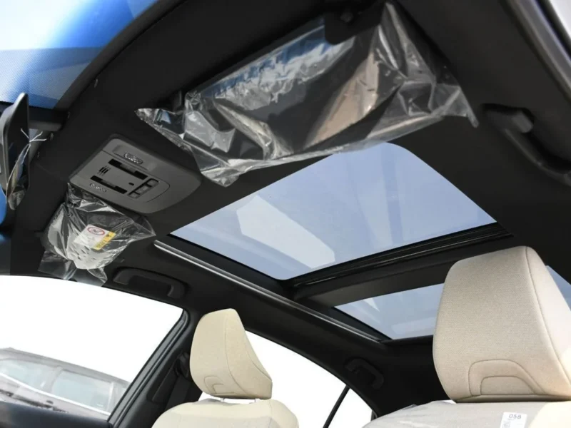 2025 Toyota Camry 2.5L 4 Cylinders Engine LE HEV White Beige Sedan FWD