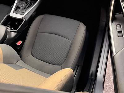 2024 TOYOTA RAV 4 LE AWD 2.5 litres V4 Cylinder Engine Silver Black SUV