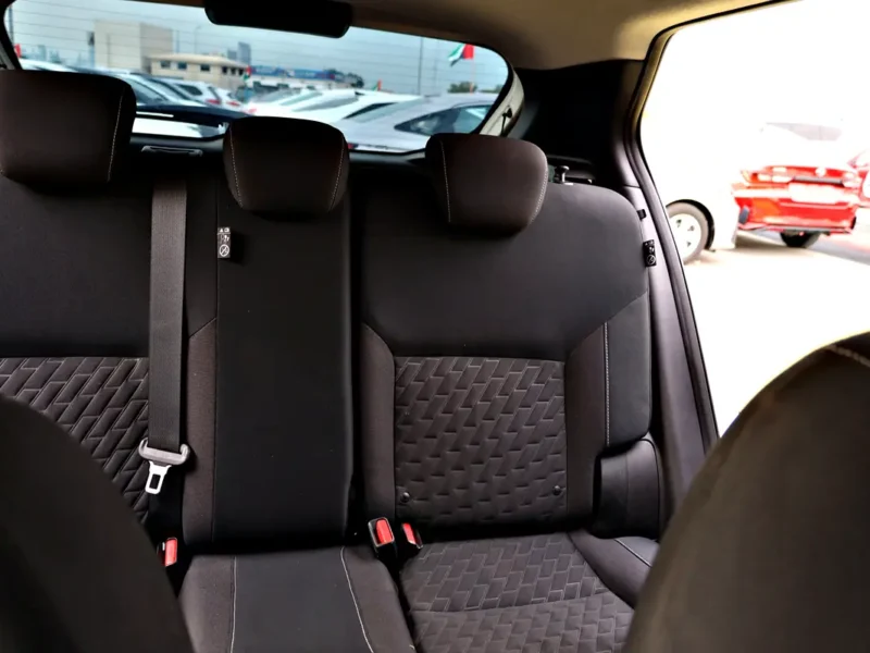 2022 Nissan Kicks SV 4 Cylinder Engine White Black SUV GCC Specs