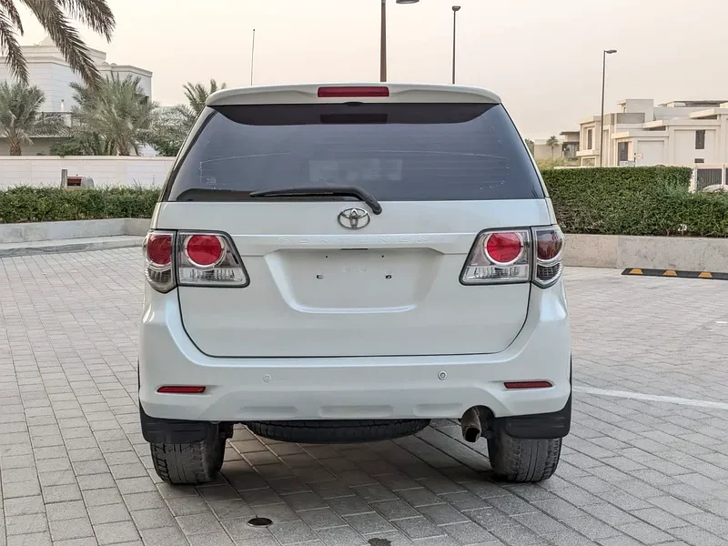 2013 Toyota Fortuner EXR 4 Cylinder Engine White Beige SUV GCC Specs