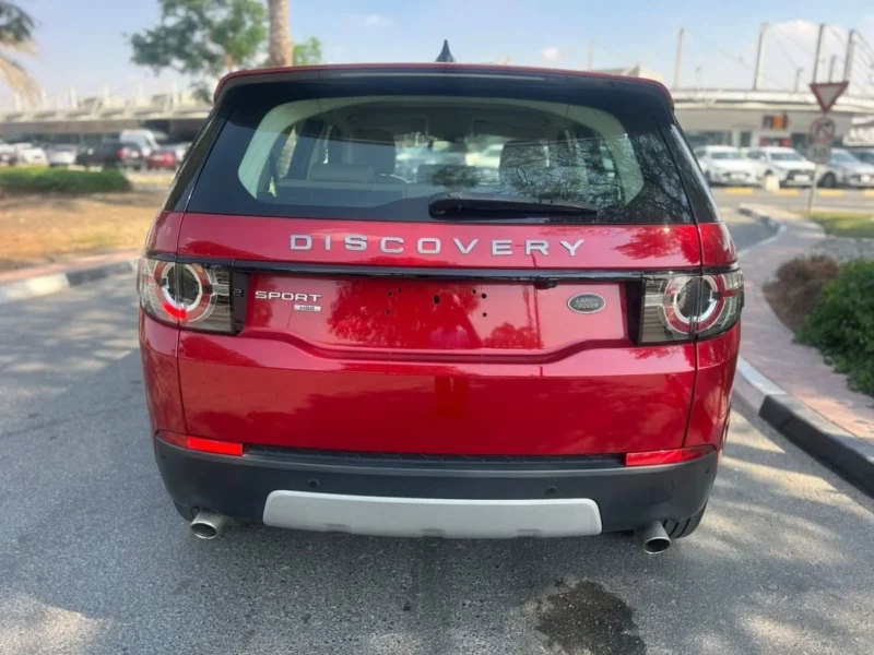 2019 Land Rover Discovery 4 Cylinders Engine Red Beige SUV GCC Specs