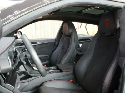 2024 Lamborghini Urus S 4.0T Twin-Turbocharged V8 Black SUV AWD