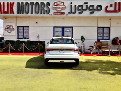 2025 Hyundai Accent SEL 4 Cylinder Engine White Black Sedan GCC Specs