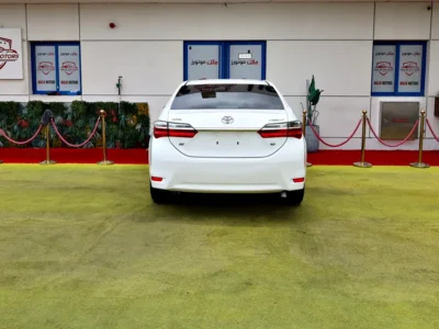 2018 Toyota Corolla XLI 4 Cylinders Engine Petrol White Beige Sedan