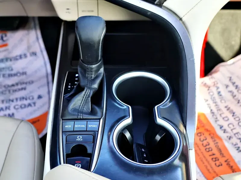 2020 Toyota Camry Grande 6 Cylinders Engine Silver Beige GCC Specs