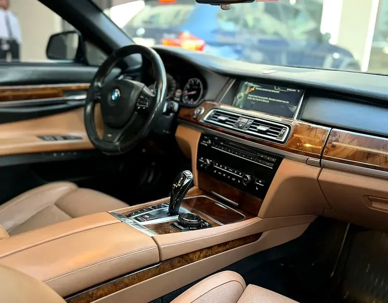 2014 BMW 7-Series 750i Exclusive 8 Cylinders Engine Blue Tan Sedan
