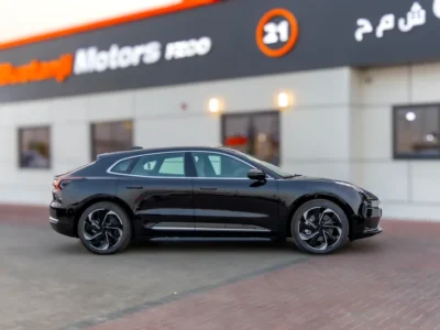 2024 Zeekr 001 Other White Black Sedan Electric Car 550 - 650 KM GCC Specs