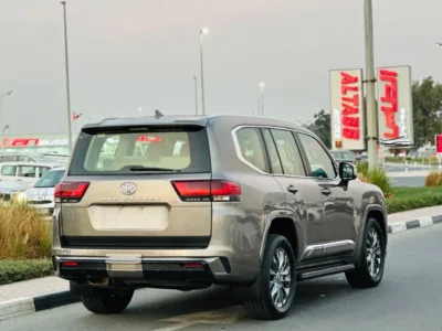 2022 Toyota Land Cruiser GXR 4.0L 6 Cylinder Engine Brwon Beige SUV GCC Specs