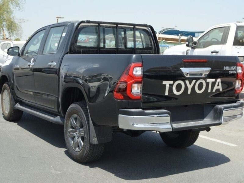 2024 Toyota Hilux SR5 2.4 Liter 4 Cylinder Diesel Engine Black Grey Pick Up Truck