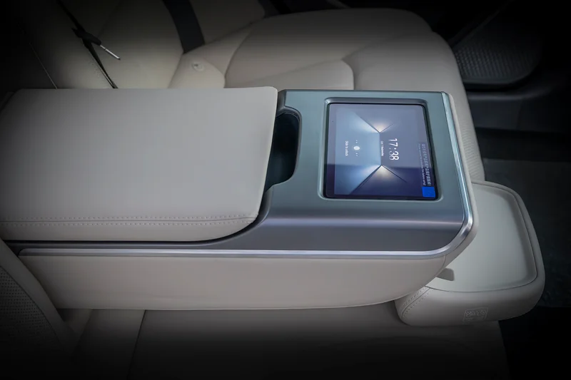 2025 BYD HAN Other Hybrid 4 Cylinders Engine Green White Sedan