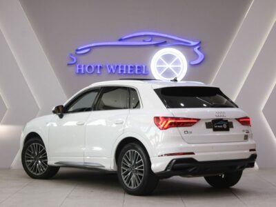2023 Audi Q3 40 TFSI - S Line 2.0-liter Turbocharged V4 Cylinder Engine White Beige SUV