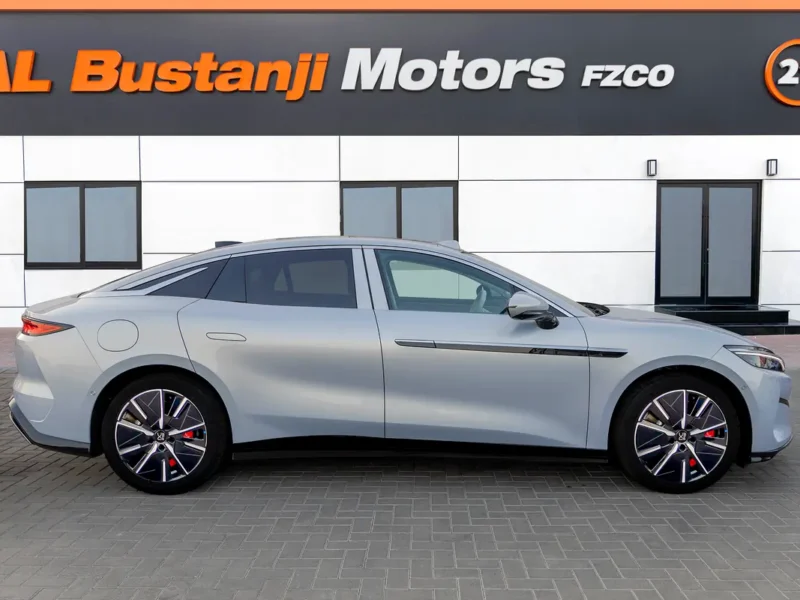 2025 BYD HAN Flagship Edition Electric 650+ KM Silver White Sedan