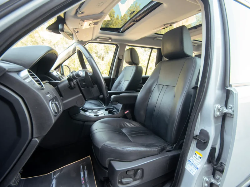 2016 Land Rover LR4 HSE 3.0L 6 Cylinder Engine GCC Specs Silver Black