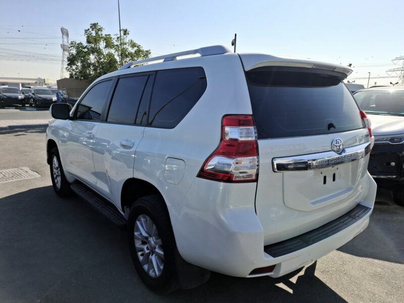 2016 Toyota Prado VXR 2.7L 4-Cylinder Petrol White Brown SUV GCC Specs