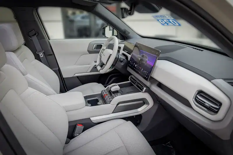 2025 BYD Leopard Titanium 3 4WD Max Electric 450 - 550 KM Beige White SUV