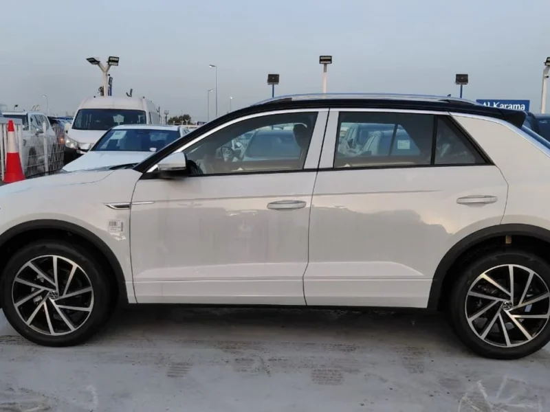 2025 VOLKSWAGEN T-ROC R LINE 300 TSI 1.5L 4 Cylinders Engine White Black SUV