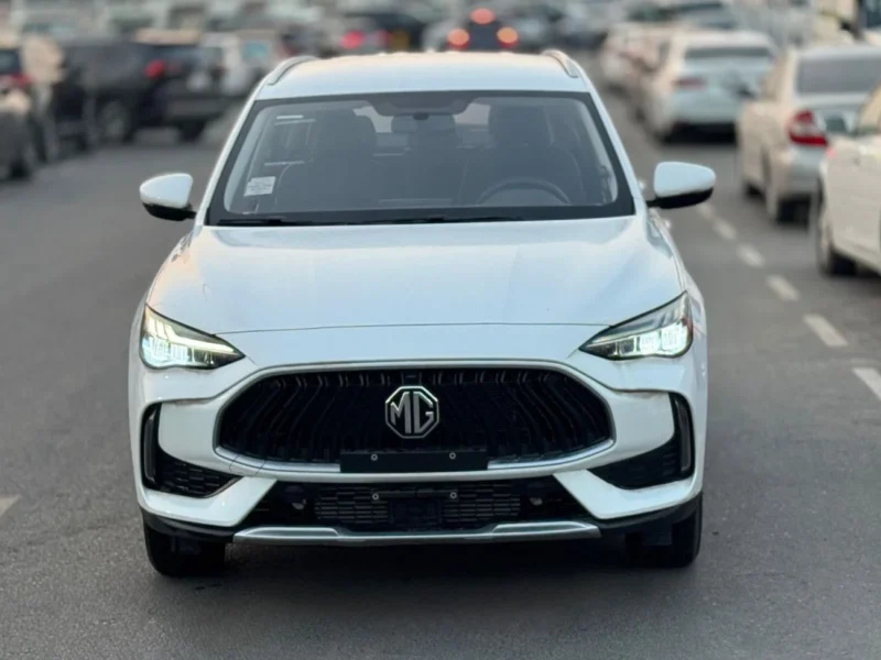 2024 MG HS 20T 1.5 litre 4 Cylinder Engine Petrol Manual White Black