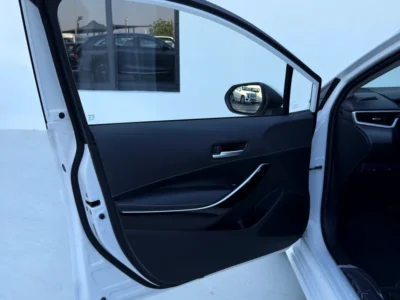 2025 Toyota Corolla SE 1.8L Elite Edition Hybrid 4 Cylinders White Black Sedan