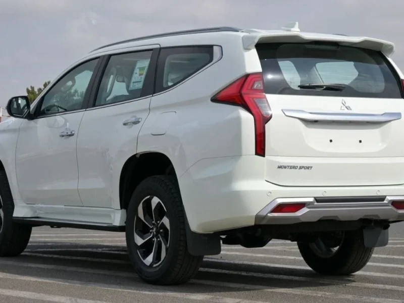 2025 Montero Sport 3.0L 4WD Petrol White Black GCC Specs