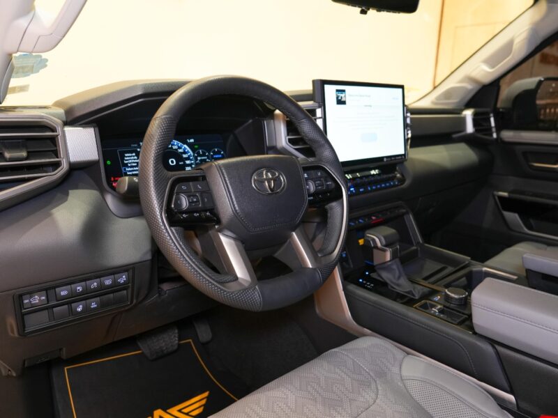 2024 Toyota Tundra HYBRID LIMITED i-FORCE MAX twin-turbo V6 Engine White Grey