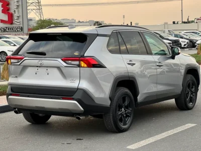 2022 Toyota Rav 4 XLE 4 Cylinders Engine Petrol Silver Black SUV Full Option