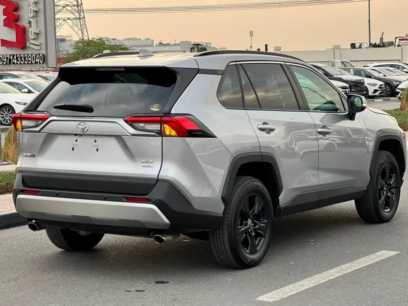2022 Toyota Rav 4 XLE 4 Cylinders Engine Petrol Silver Black SUV Full Option