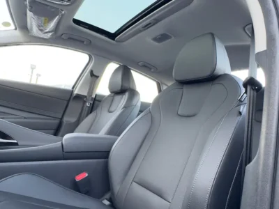 2025 Hyundai Elantra Other 1.5 litres 4 Cylinder Engine Black Grey Sedan AT