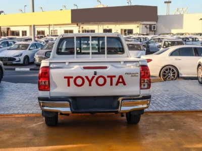 2025 Toyota Hilux GLX 2.7L Double Cab Utility RWD AT White Red GCC Specs