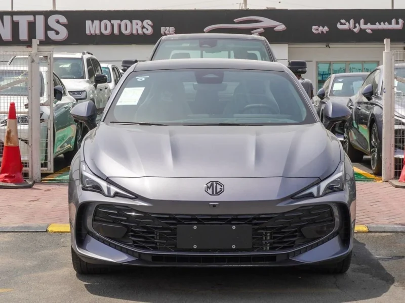2025 MG 7 300 VGI 4 Cylinder Engine Petrol Grey Green Sedan