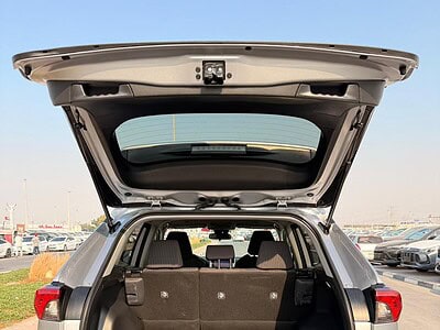 2024 TOYOTA RAV 4 LE AWD 2.5 litres V4 Cylinder Engine Silver Black SUV