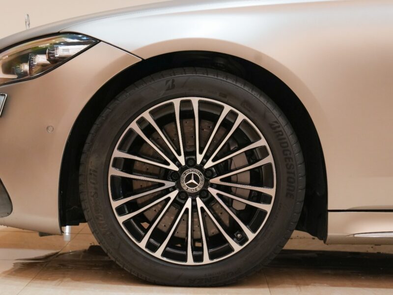 2021 Mercedes-Benz S 580 4Maticc 4.0-liter V8 Engine Grey Black AWD