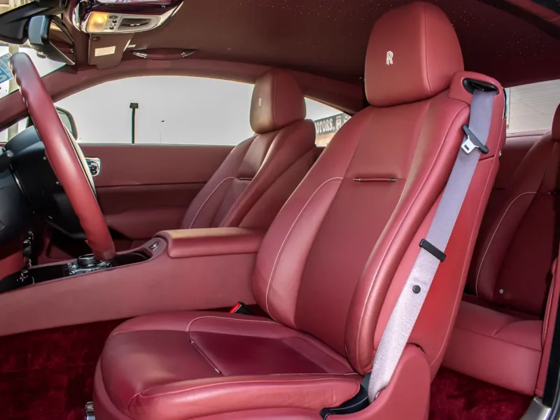 2015 Rolls-Royce Wraith Standard Smooth and powerful V12 White Red Coupe