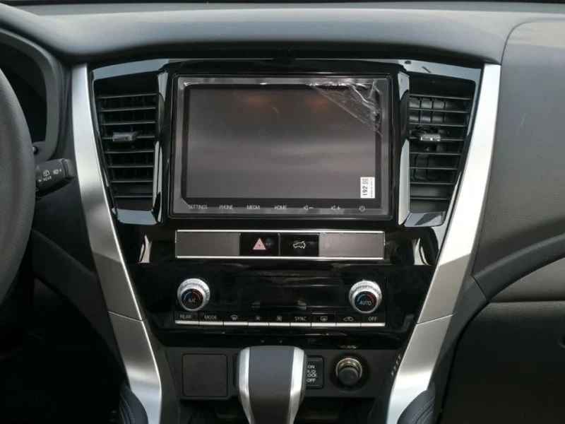 2025 Montero Sport 3.0L 4WD Petrol White Black GCC Specs