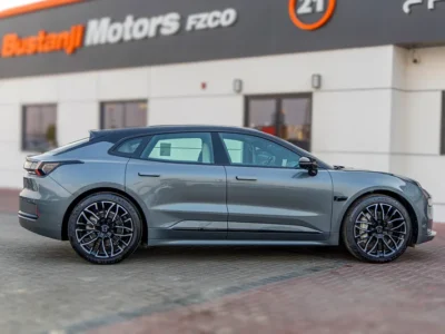 2024 Zeekr 001 Premium Grey White Sedan AWD Electric Car 550 - 650 KM GCC