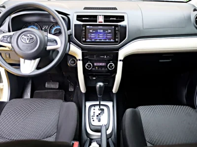 2022 Toyota Rush EX 4 Cylinders Engine White Black SUV GCC Specs