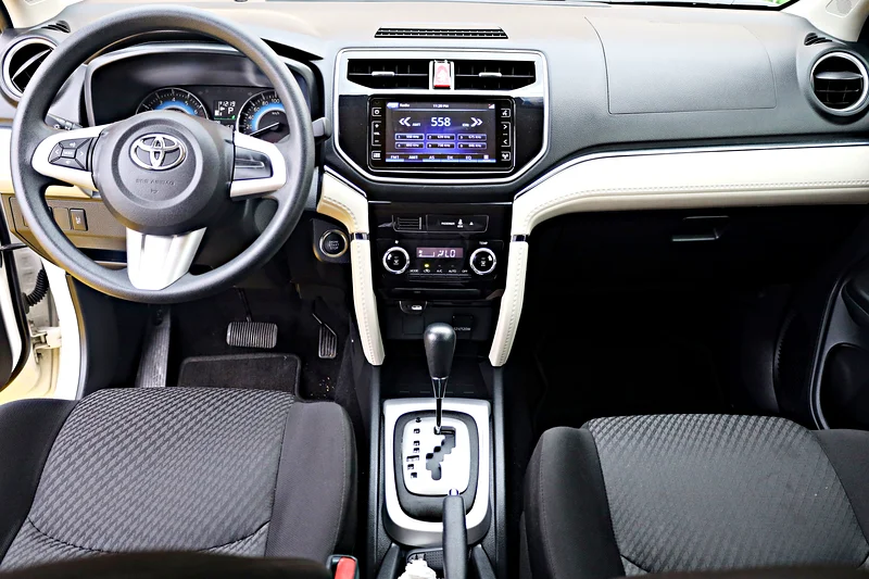 2022 Toyota Rush EX 4 Cylinders Engine White Black SUV GCC Specs